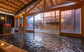 海を見渡す個室露天の宿　伊勢屋
